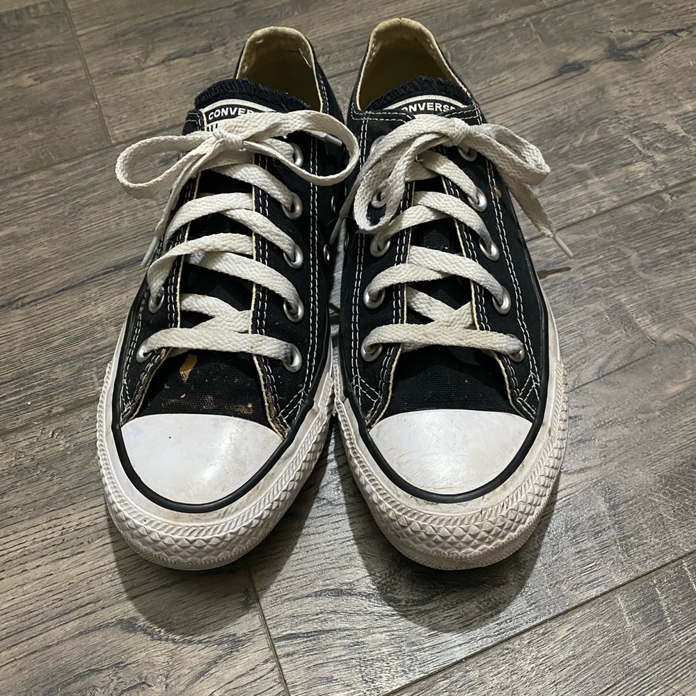 Black low converse